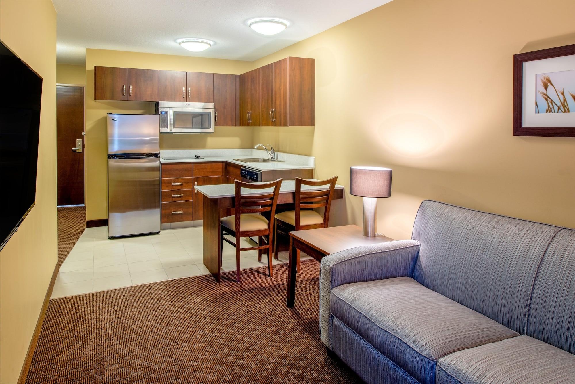 Microtel Inn & Suites By Wyndham Red Deer Eksteriør billede