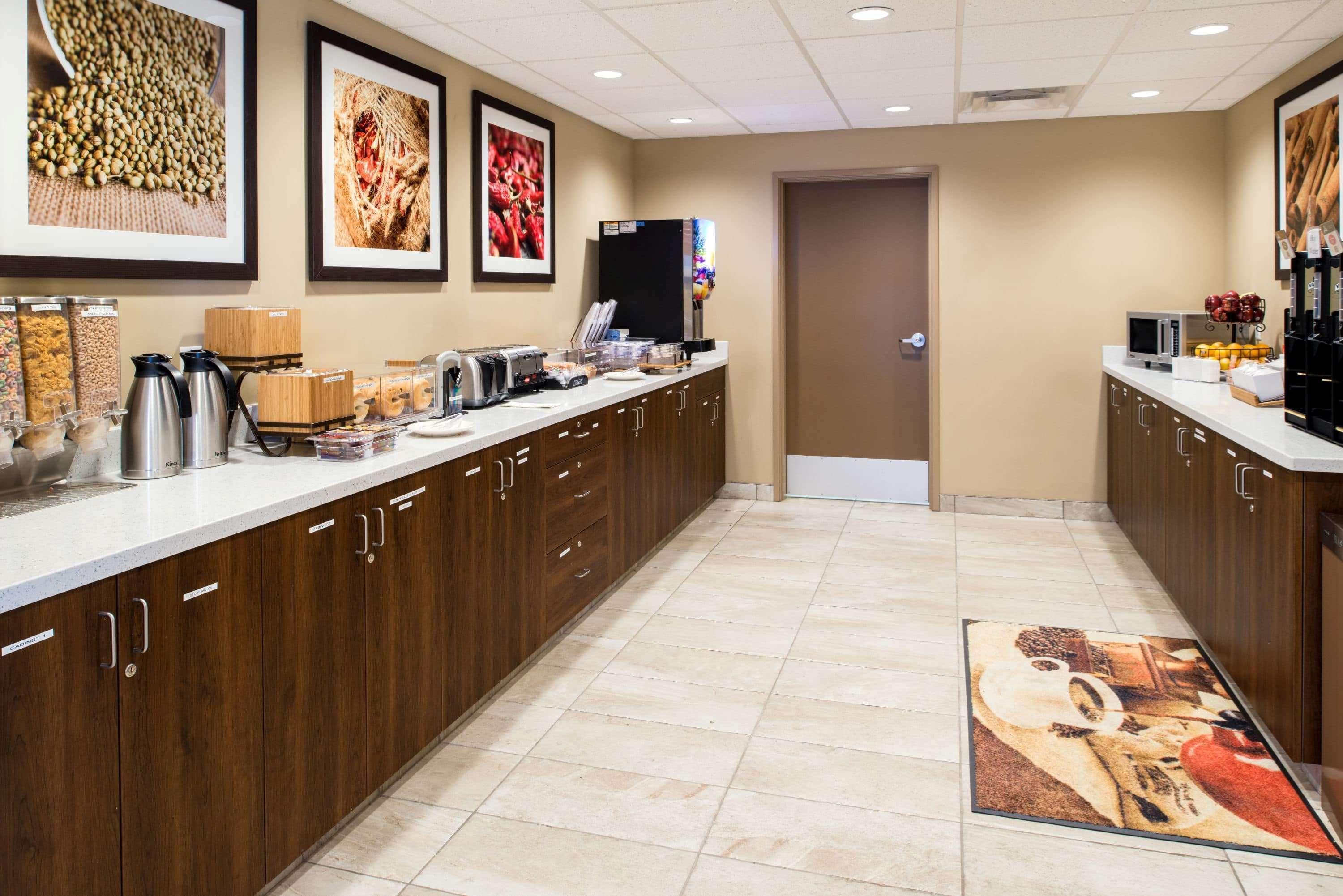 Microtel Inn & Suites By Wyndham Red Deer Eksteriør billede