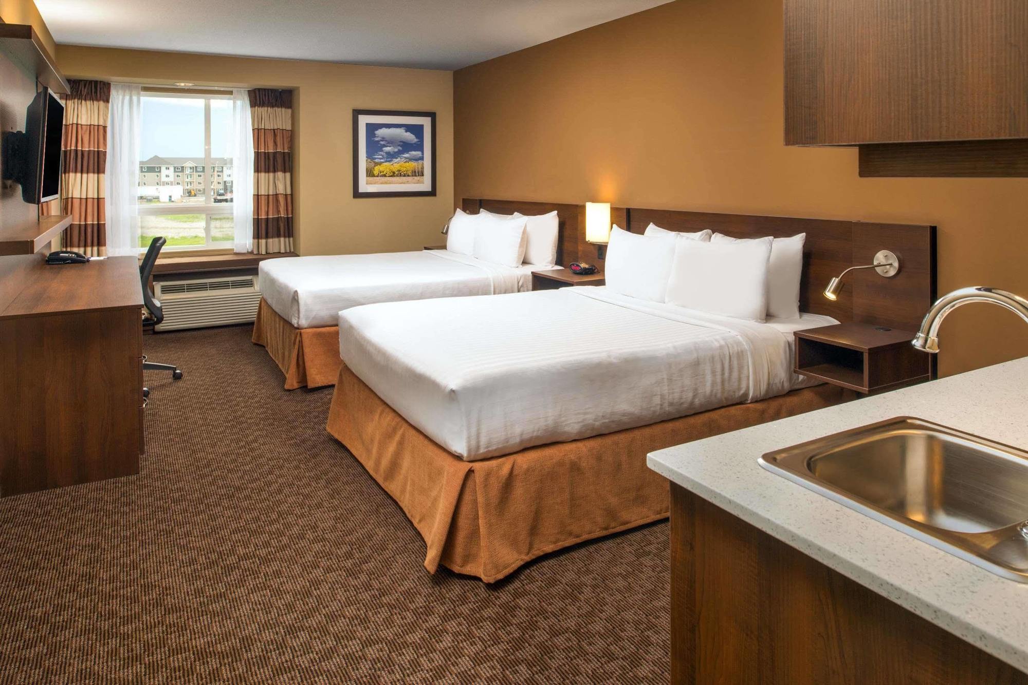 Microtel Inn & Suites By Wyndham Red Deer Eksteriør billede